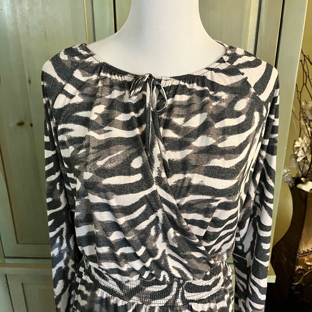 Lu La Roe Dress - Picture 4 of 6